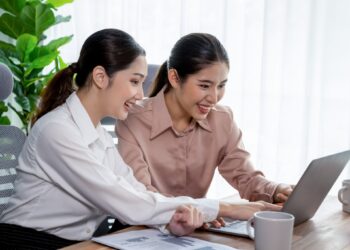 不用討好也能被喜歡 人緣自然變好的5個說話小技巧