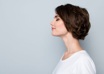 每次剪髮都在賭運氣嗎？教妳用臉型五官選對髮長