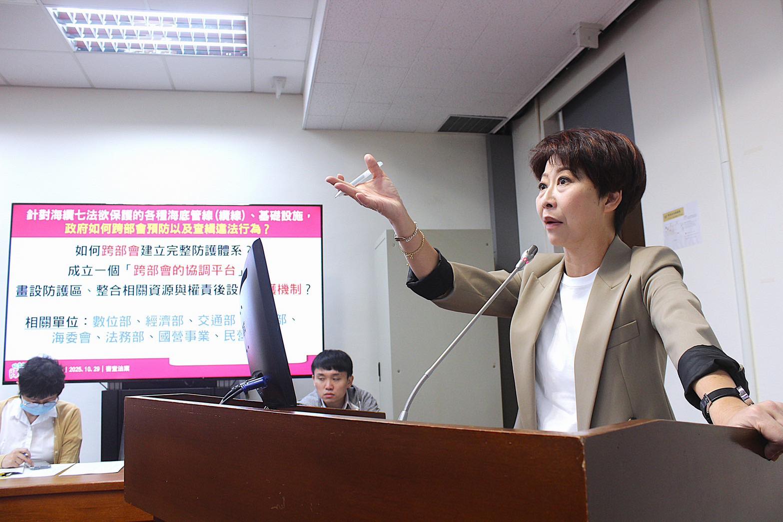 金牌民代到府城首長 陳亭妃須跨越的轉型紅線