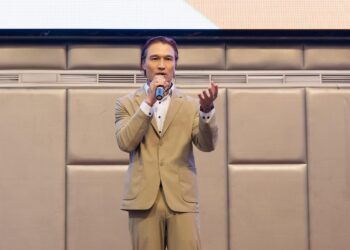 何致遠:創優質教育環境 新竹市家長會長協會交接 何致遠:創優質教育環境 新竹市家長會長協會交接