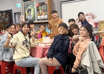 梅子老師就是強棒出擊！游淑梅東部唯一 實至名歸榮獲中央客委會客語教學績優教育人員肯定