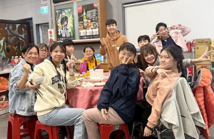 梅子老師就是強棒出擊！游淑梅東部唯一 實至名歸榮獲中央客委會客語教學績優教育人員肯定