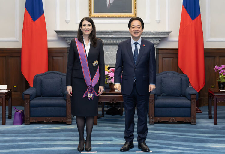 賴清德總統頒授捷克前眾議長艾達莫娃勳章 肯定深化臺捷友誼與合作重要貢獻