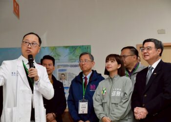 行政院長卓榮泰訪視大園敏盛醫院 肯定假日輕急症中心計畫落實 強化春節醫療量能保障國人健康