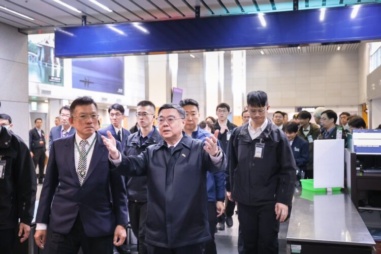 行政院長卓榮泰視察臺中國際機場 要求全面強化旅客服務品質與整體量能，打造北中南國際級機場