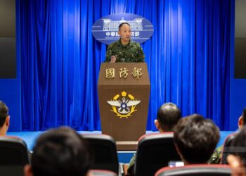 超越1996年臺海危機警戒距離 中共火箭彈落點逼近24海浬線 國防部回應史上最接近實彈射擊 超越1996年臺海危機警戒距離 中共火箭彈落點逼近24海浬線 國防部回應史上最接近實彈射擊