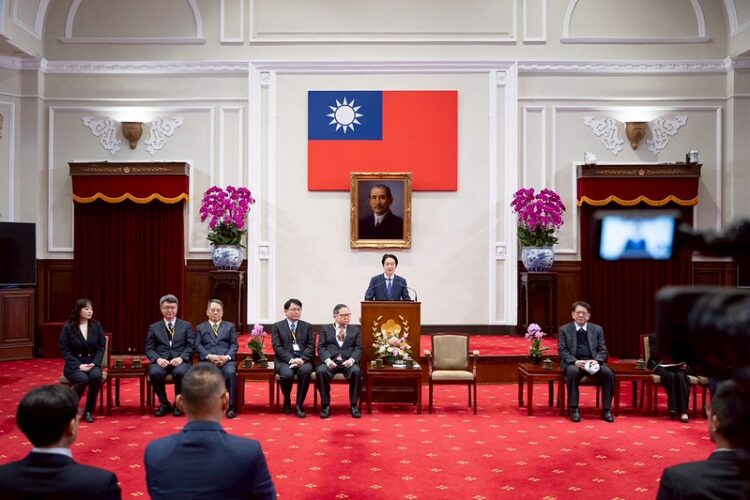 賴清德總統接見國際傑出發明家獎得獎人 肯定臺灣創新實力 盼以發明點亮臺灣、照亮世界 賴清德總統接見國際傑出發明家獎得獎人 肯定臺灣創新實力 盼以發明點亮臺灣、照亮世界