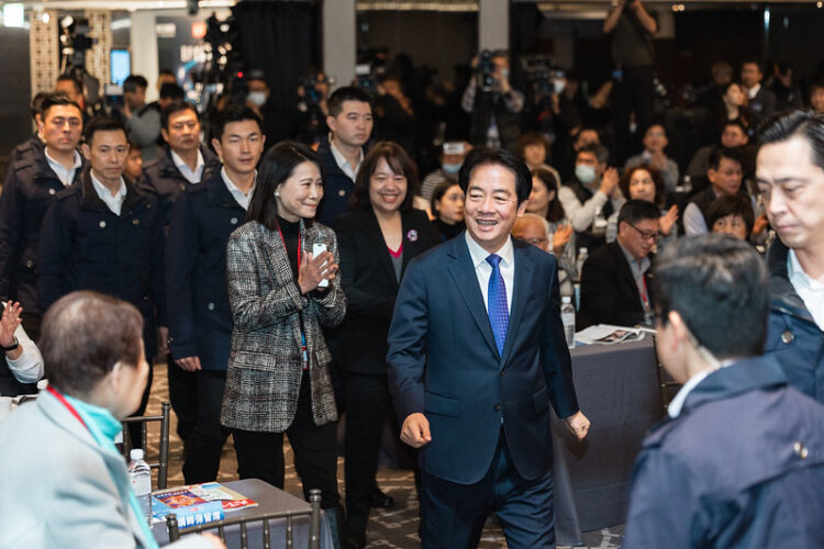 賴清德總統出席2026CWEF天下經濟論壇 提出強化國防、推動AI新十大建設與深化國際經貿合作策略 賴清德總統出席2026CWEF天下經濟論壇 提出強化國防、推動AI新十大建設與深化國際經貿合作策略