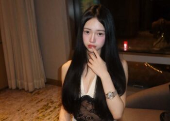 嚴凱泰千金嚴珮瑜公開IG 火辣照曝光，名媛生活搭賓利座駕、非自家車成焦點