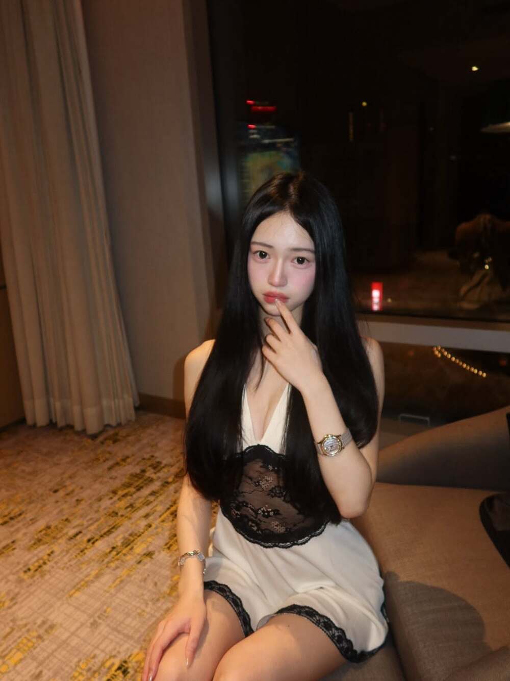 嚴凱泰千金嚴珮瑜公開IG 火辣照曝光,名媛生活搭賓利座駕、非自家車成焦點 嚴凱泰千金嚴珮瑜公開IG 火辣照曝光,名媛生活搭賓利座駕、非自家車成焦點