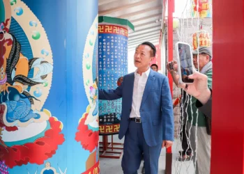 翁章梁走訪好神抵嘉宗教燈區 邀全國民眾賞燈祈福