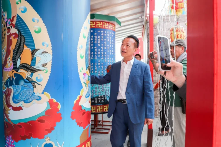 翁章梁走訪好神抵嘉宗教燈區 邀全國民眾賞燈祈福