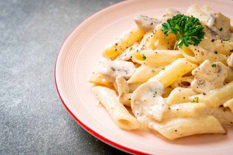 從西式濃湯到中式熱炒！必學6道蘑菇神級吃法 鎖住鮮味吃不膩