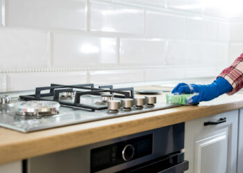 過年大掃除逆轉術 只要1小時8招清除牆面、馬桶、瓦斯爐汙垢