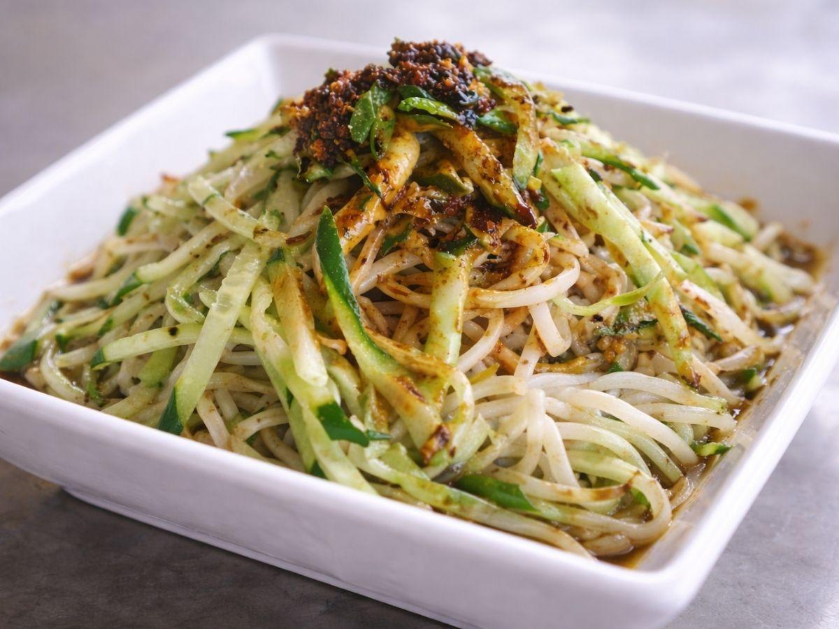 屏東崁頂必吃老店 堅持自製比例 無添加化學成分Q彈涼麵 屏東崁頂必吃老店 堅持自製比例 無添加化學成分Q彈涼麵