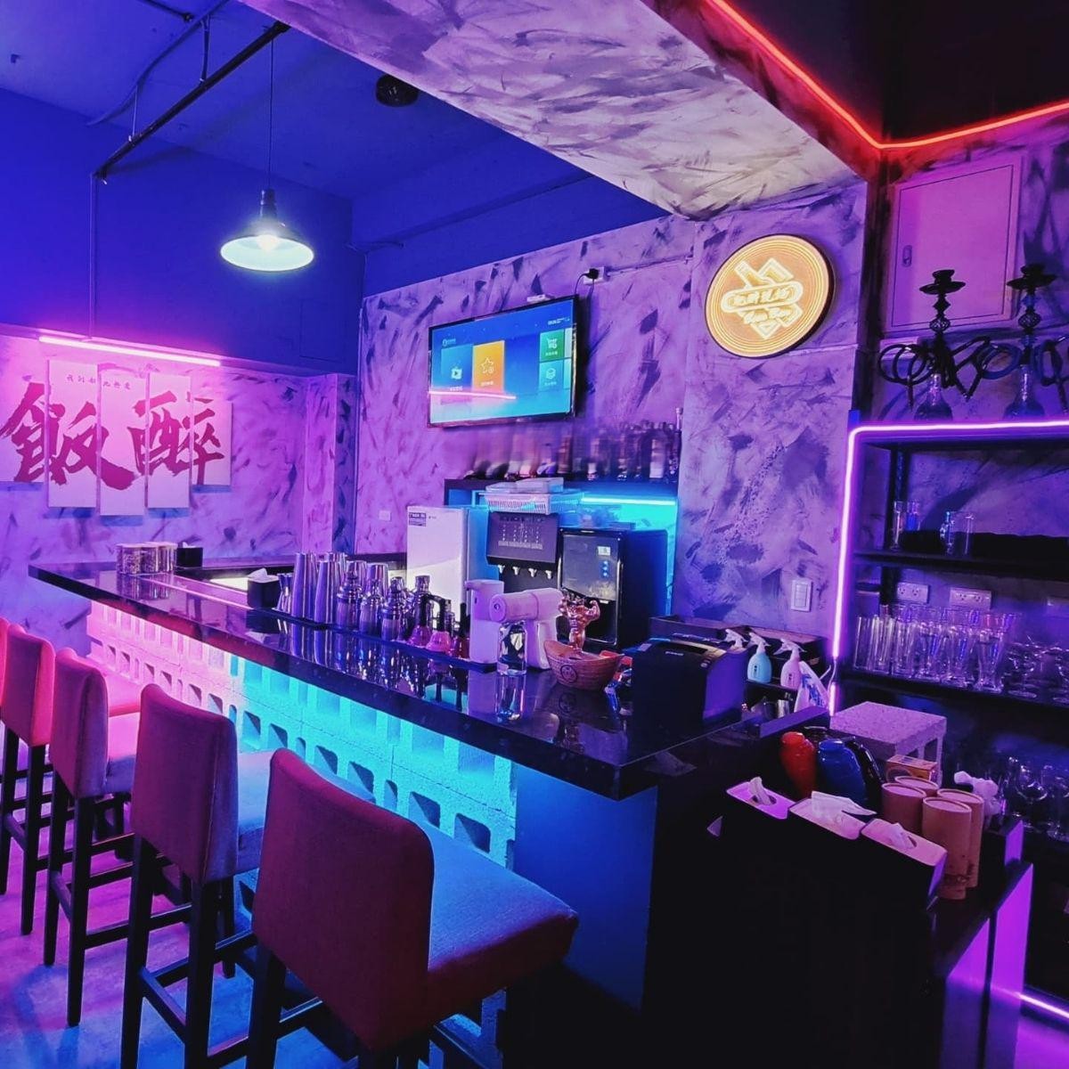 最Chill逢甲夜市酒吧推薦 週二女力50元暢飲 嗨翻全場