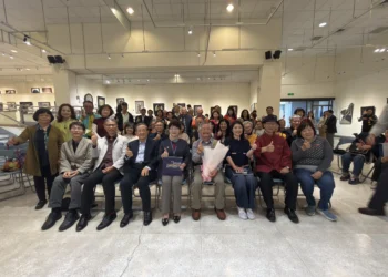 台中大墩文化中心開展 550公分馬賽克巨作吸睛