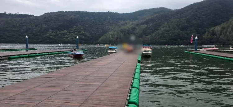 【鯉魚潭天鵝船翻覆釀悲劇男童不治 吉安警積極調查釐清事發原因】