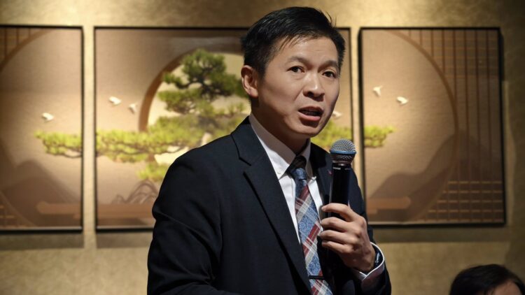 歷史要記得 但國家必須成長