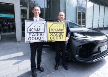 汽車隔熱紙透光率新規定2月28日正式上路 新車領牌全面納管須符合前擋70%前側窗40%透光率標準並張貼合格標識