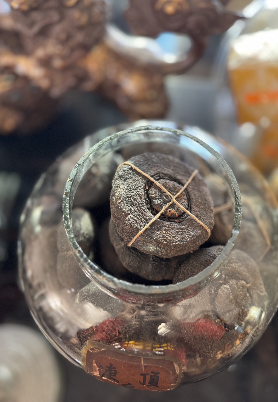 高職生寒假幫阿嬤賣老茶 網路兜售竟進帳6位數