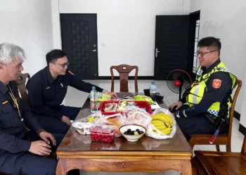 布袋警漁市場周邊設機動派出所 守護民眾安心過年