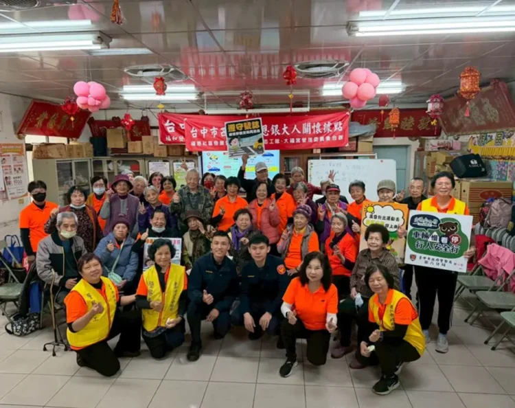 守護長輩行的安全 中警進福恩社區宣導春節交通疏導