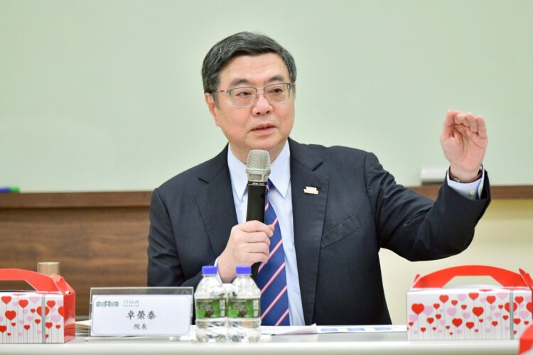 行政院長卓榮泰出席高雄航太產業座談 肯定臺灣高科技精密製造實力 推動競逐太空領域策略