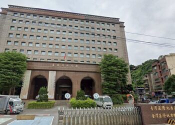 基隆地檢署檢察官林渝鈞涉高利貸與貪瀆疑雲擴大，檢調自清啟動全面偵查並展開搜索