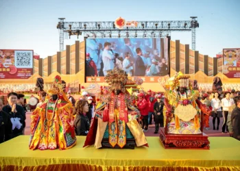 嘉縣三大宮媽祖同框燈會 民眾主燈區許願上傳祈福