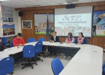 告別「黃滋滋」古董劍服 臺東體中現代五項隊獲贈國際認證裝備 劍指國際舞台