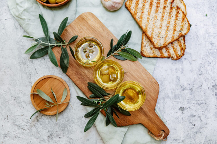 如何挑選橄欖油？6大指標讓妳買到提升料理靈魂的好油