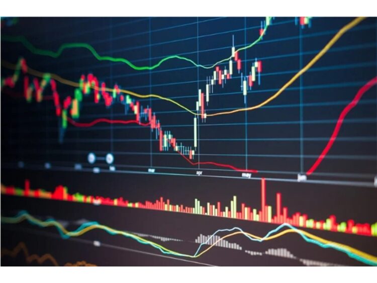 台股上演 926 點「大怒神」震盪！川普五天期限倒數 守穩 32,354 點是關鍵