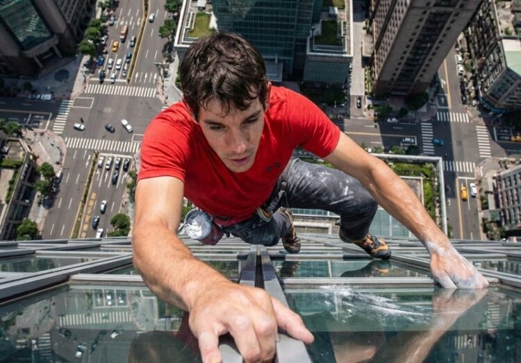 【品牌顧門口】從指尖到塔尖的 91 分鐘,臺灣品牌如何藉由「生死一線」洗刷國際邊緣感? 【品牌顧門口】從指尖到塔尖的 91 分鐘,臺灣品牌如何藉由「生死一線」洗刷國際邊緣感?