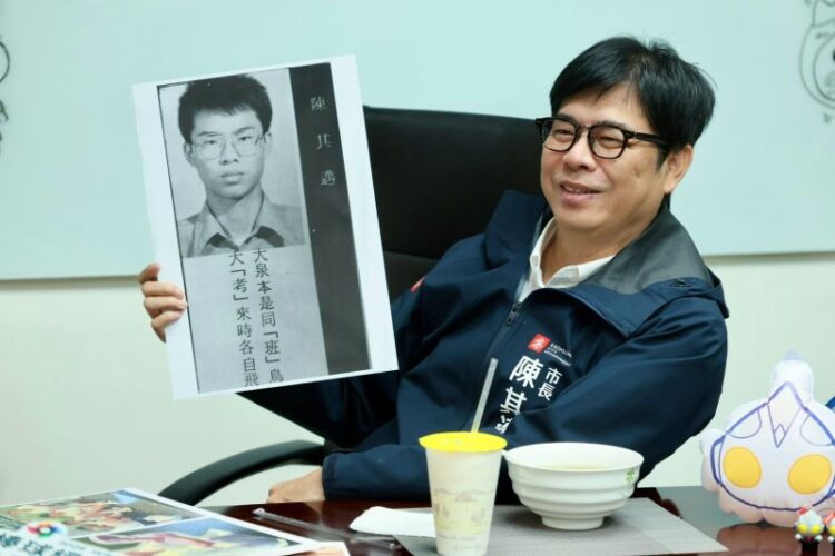 陳其邁年節時刻與親人相聚 憶青澀年少 分享在地好滋味