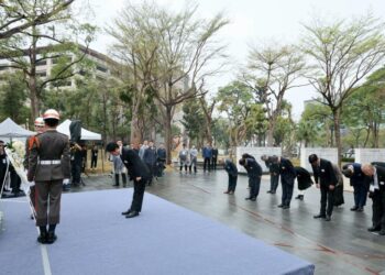 陪同賴總統出席二二八事件紀念儀式 陳其邁：勇敢台灣人撥開威權迷霧 讓陽光照亮美麗島嶼