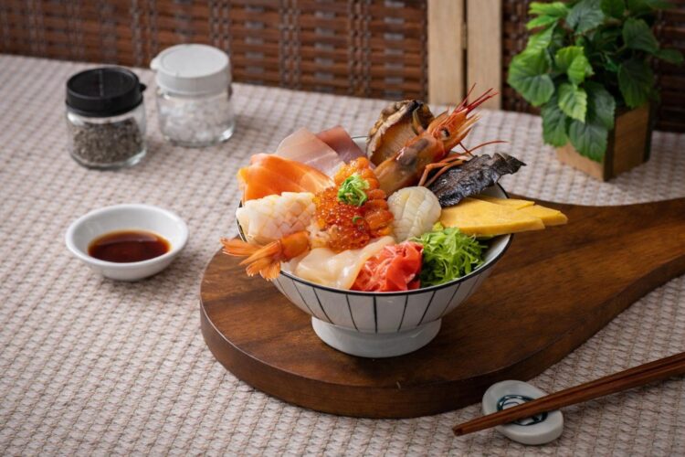 龜山日式料理店推薦 新鮮魚料自由選配 豐盛美味生魚片、丼飯 龜山日式料理店推薦 新鮮魚料自由選配 豐盛美味生魚片、丼飯