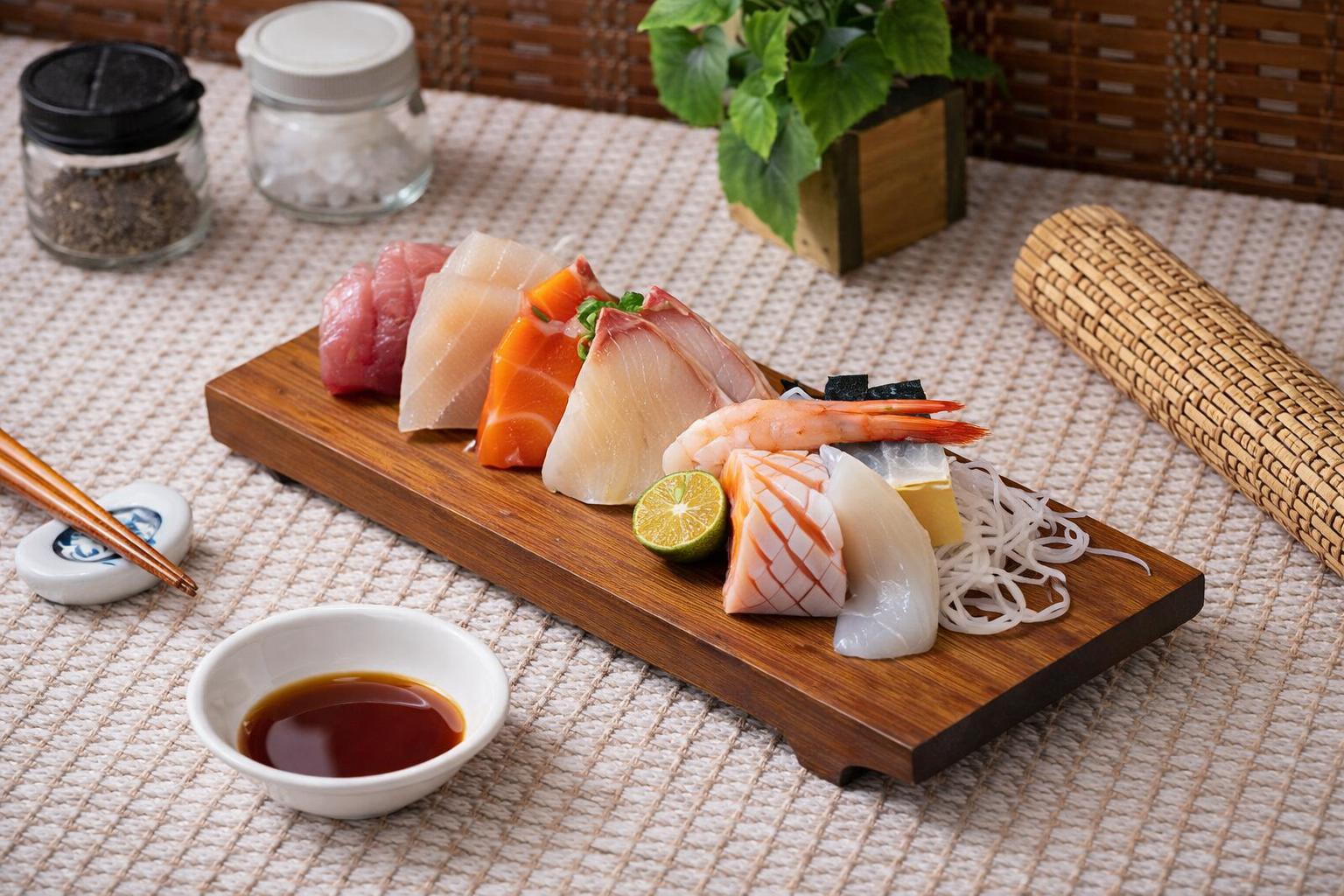 龜山日式料理店推薦 新鮮魚料自由選配 豐盛美味生魚片、丼飯 龜山日式料理店推薦 新鮮魚料自由選配 豐盛美味生魚片、丼飯