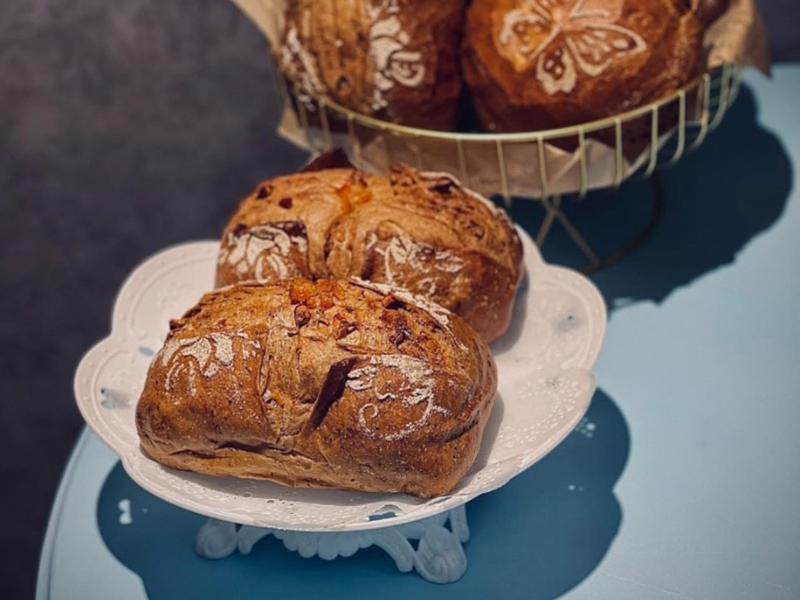 基隆必吃甜點 手作研磨開心果生乳甜甜圈 一口爆漿超滿足