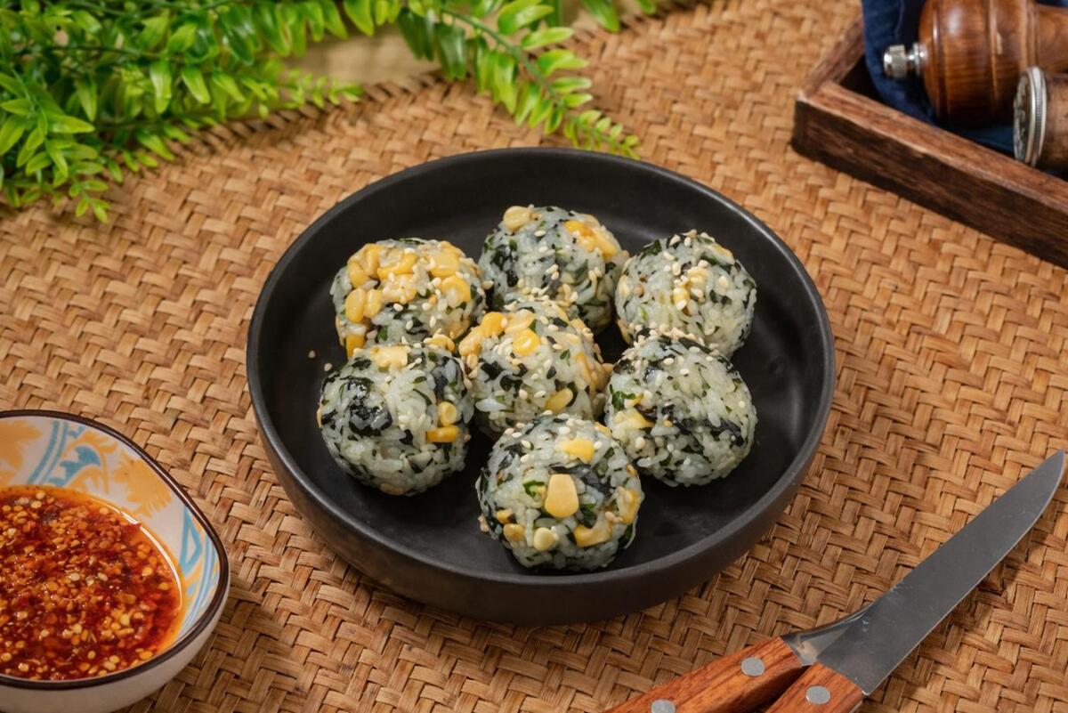 北屯韓式早午餐 麻油飯捲現點現做 搭配魚板湯超滿足