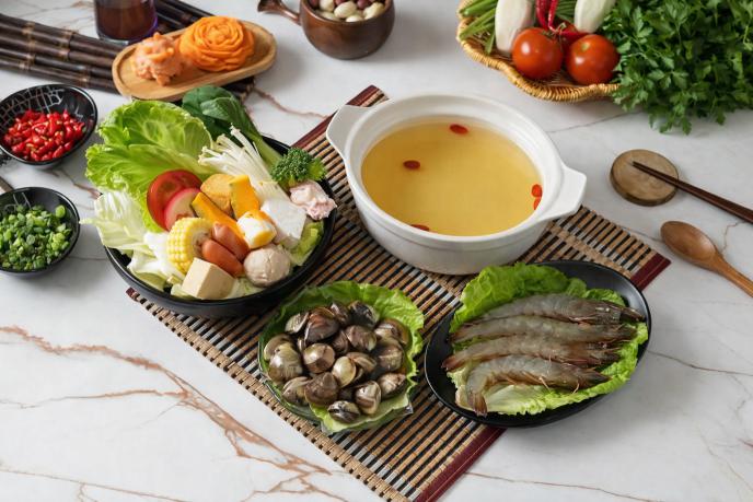 高雄養生鍋物推薦 從豬肚雞湯到川味麻奶鍋 多元湯頭一次滿足