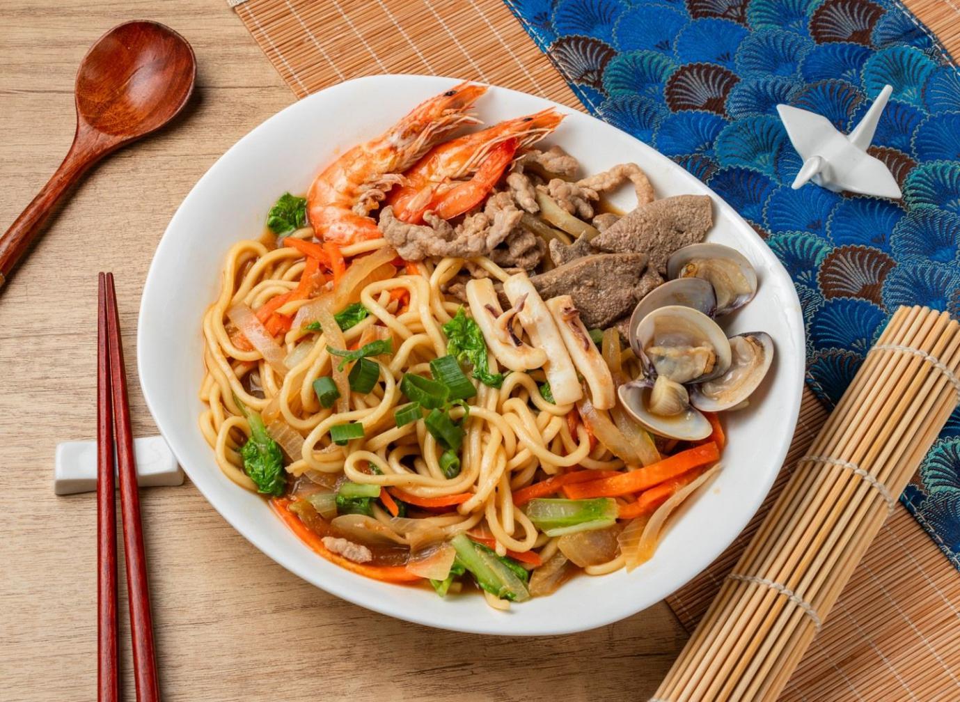 基隆好吃炒麵推薦 韓式醬香融合鮮美海味 好來客小盛一碗炒出人情味