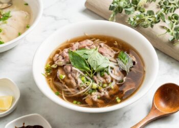 尋找北投道地越南美食 中央北路新開幕小吃店 價格親民超飽足