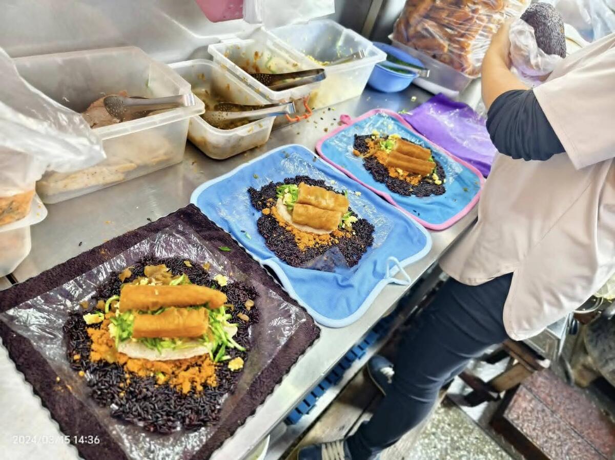 宜蘭早餐美食必吃 手工現做飯糰 配料每日現炒不馬虎