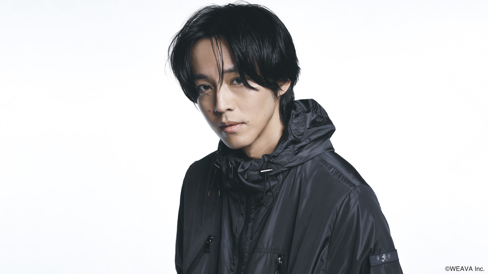 松坂桃李登場 TATRAS 2026春夏系列不只有羽絨衣 造型機能裝詮釋都市美學