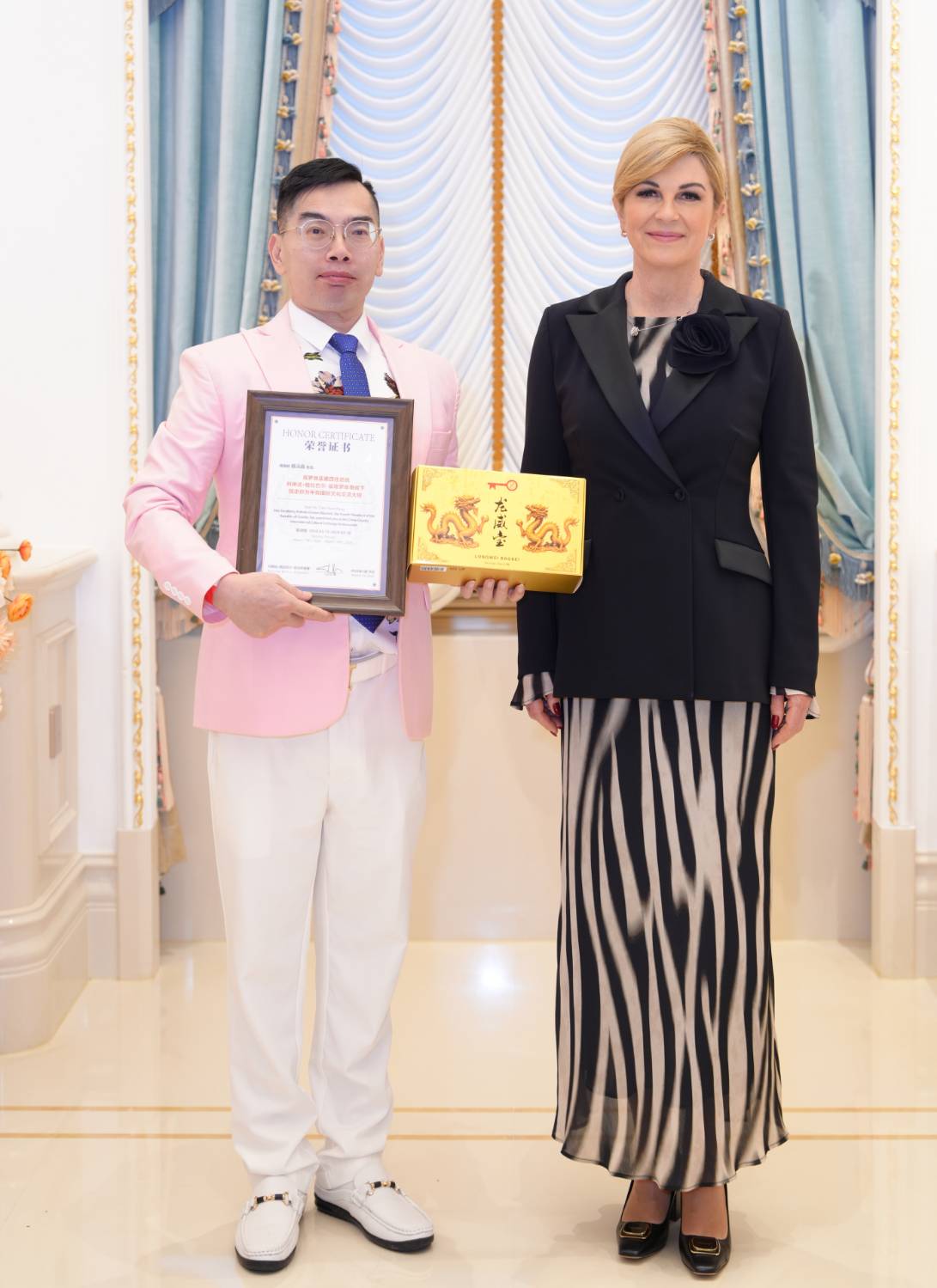 台灣之光躍上國際舞台 陳沅昌於世界杰出女性聯合大會與克羅地亞前總統交流