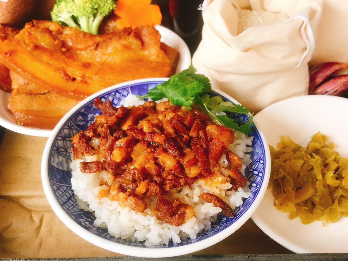 雲林滷肉飯節冠軍在虎尾 嚴選大埤農會米 銅板價享頂級膠質口感