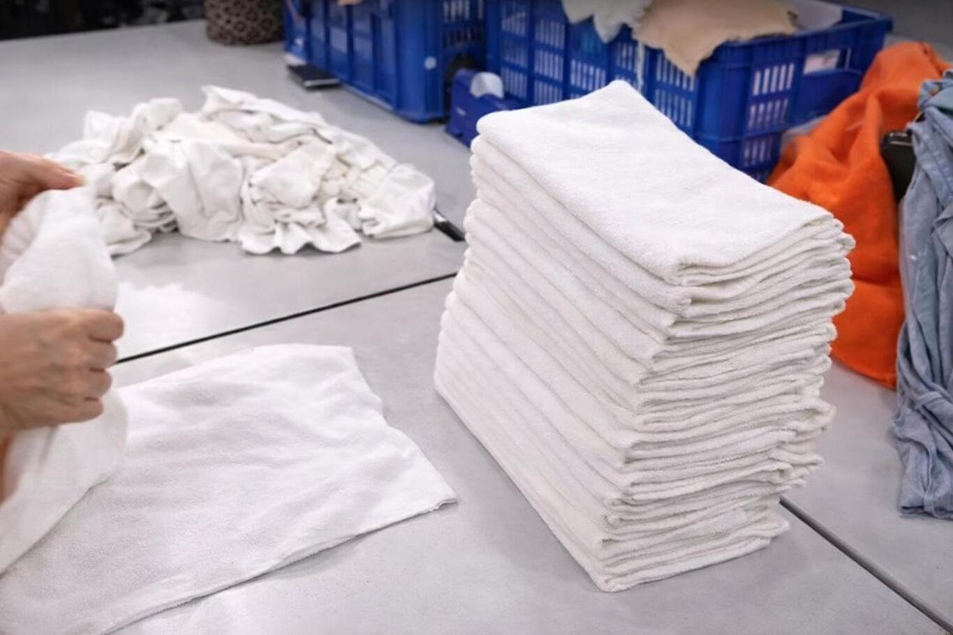 新北商業洗衣服務導入化工背景控管流程 專注飯店與美業織品清洗 新北商業洗衣服務導入化工背景控管流程 專注飯店與美業織品清洗