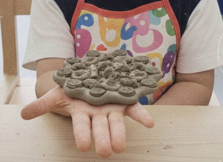 20年前陶土神預言 弟童年捏「黏土披薩」網驚:必勝客菜單? 20年前陶土神預言 弟童年捏「黏土披薩」網驚:必勝客菜單?