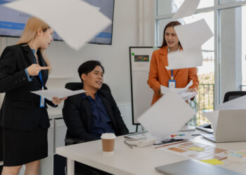 辦公室宮鬥劇退散 主管必學6招優雅化解公事衝突